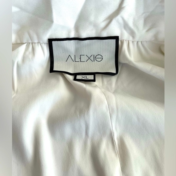 Alexis sorrenta white ruffle blouse XL NWOT - Picture 10 of 12